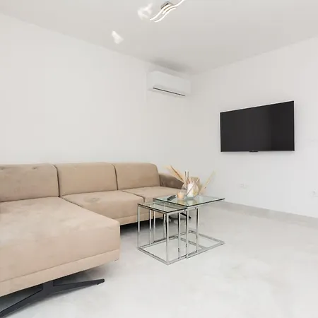 Apartment Beric By Interhome Vir