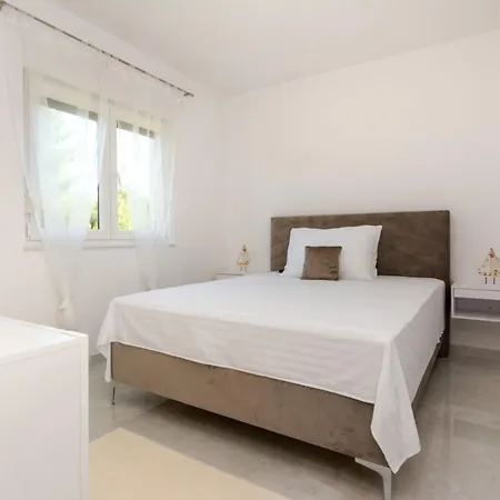 Beric By Interhome Appartement Vir