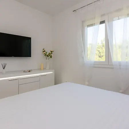 Beric By Interhome Appartement Vir